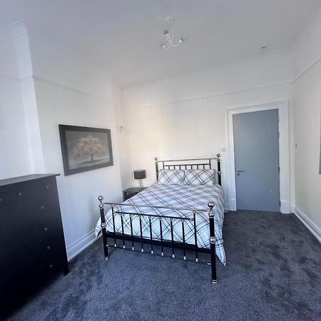 @22 Birkenhead Exterior foto